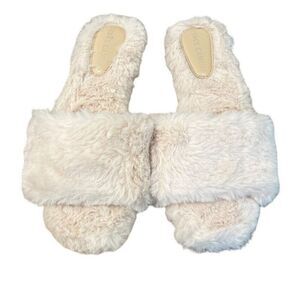 Vince Camuto Ladies Size 7 Ivory Soft Fluffy Fur Slippers Tread Open Toe Brazil